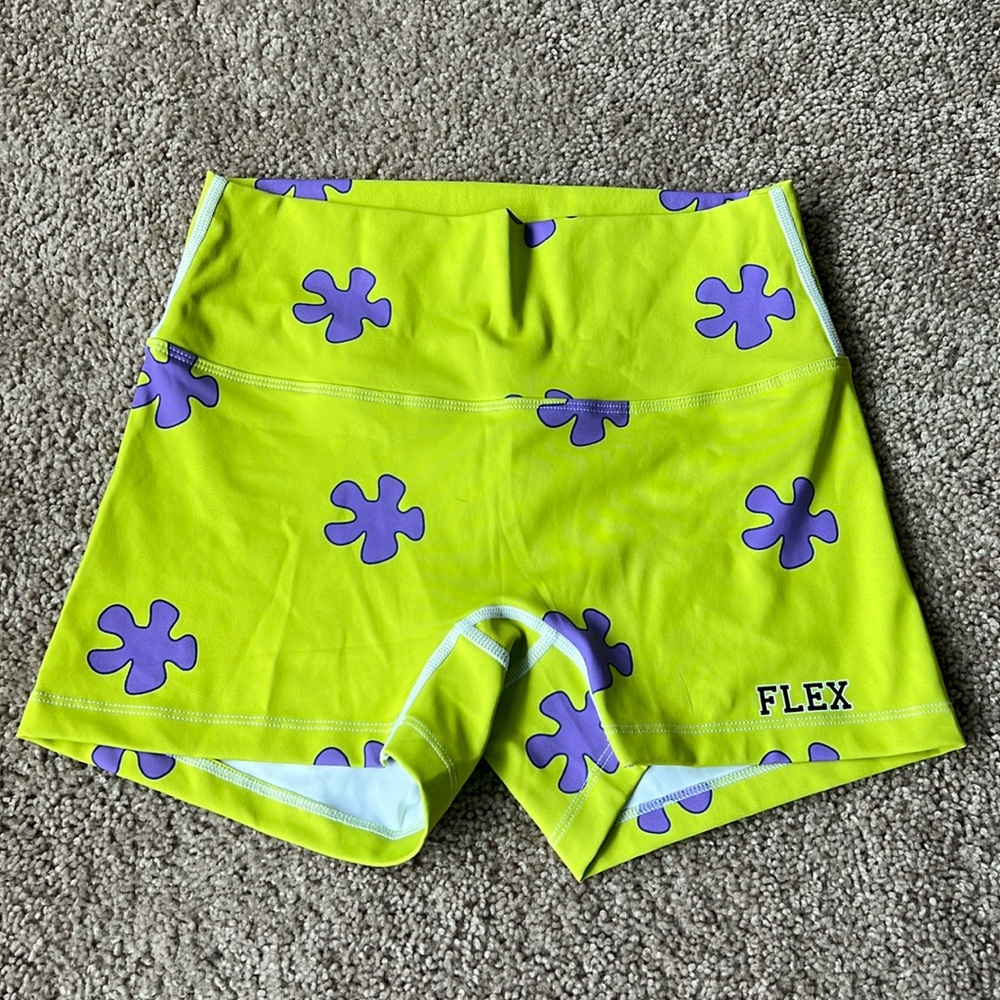 Flex shorts never worn